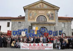 In gruppo davanti alla chiesa del convento